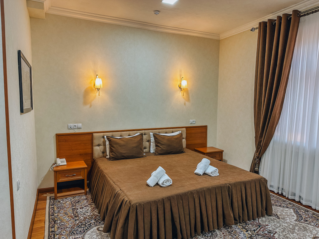 Pakhlavon Hotel