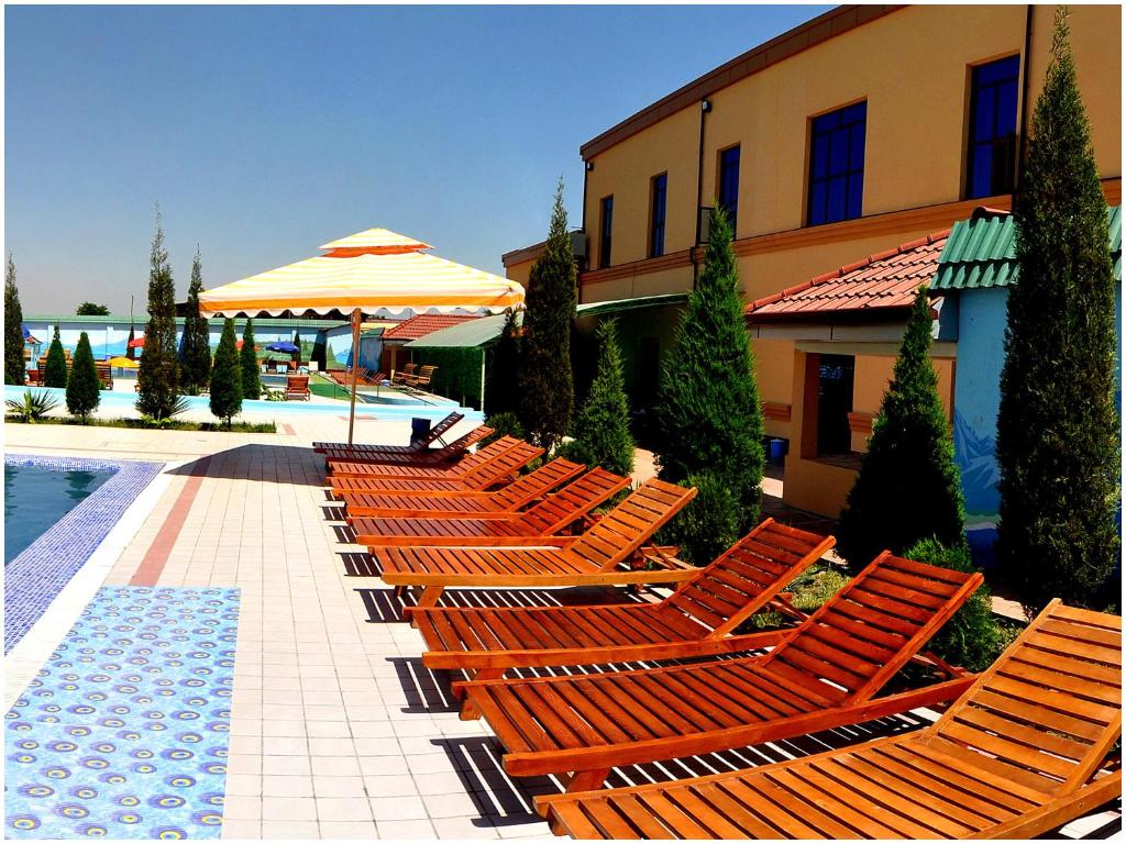 Golden Valley Hotel