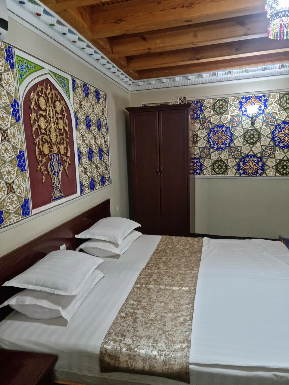Hotel Shohrud