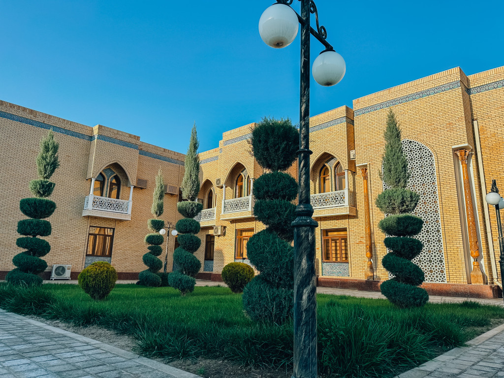 Pakhlavon Hotel