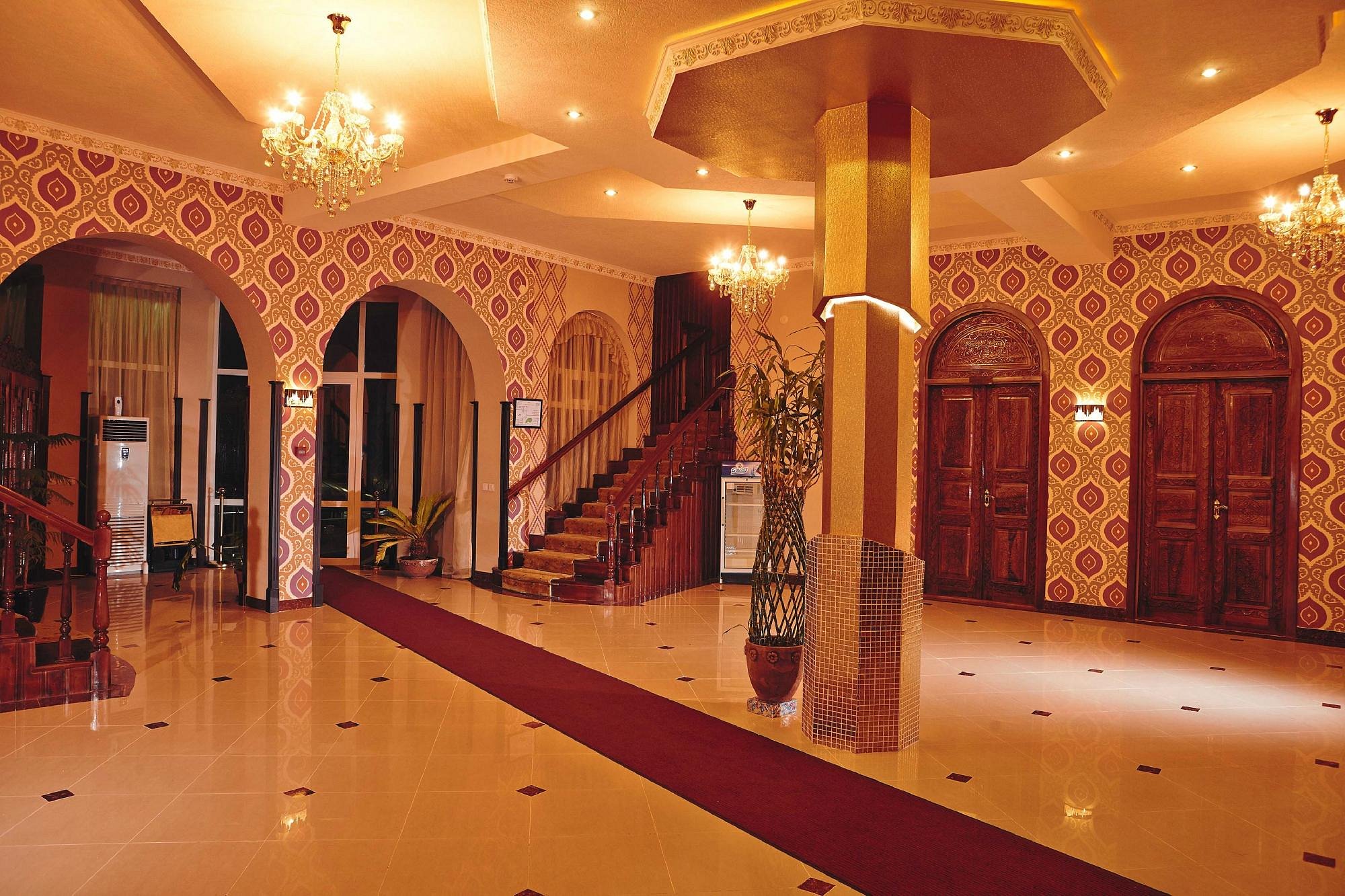 Royal Palace Hotel