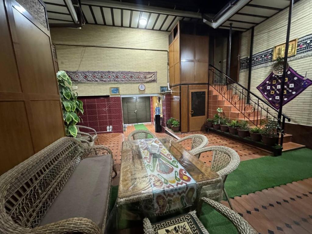BARNO Guest House