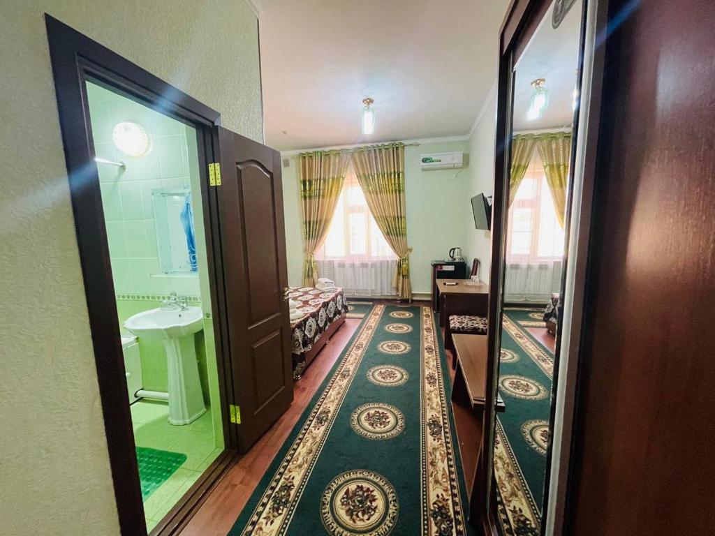 Shokhjakhon Parvoz
