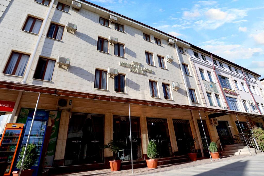 Hotel Plaza 777
