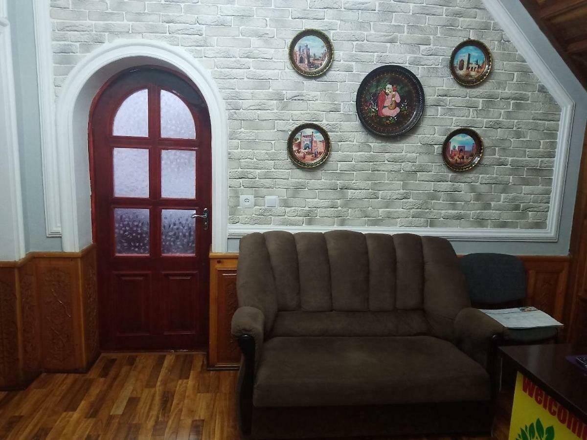 Chinara Guest House
