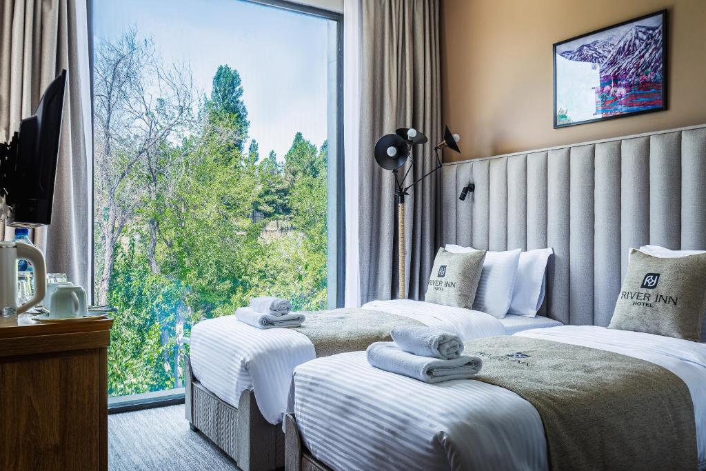 Hotel River Inn