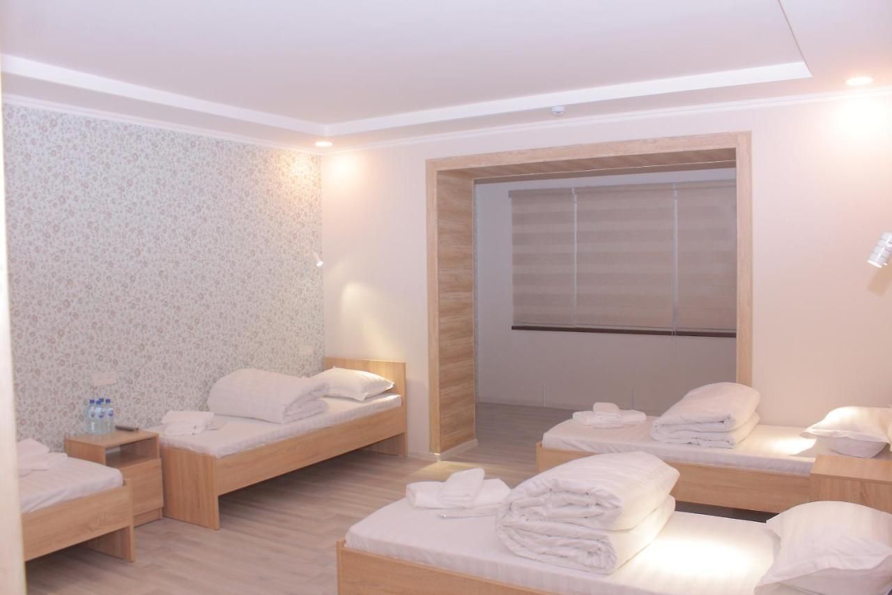 Azmir Hotel