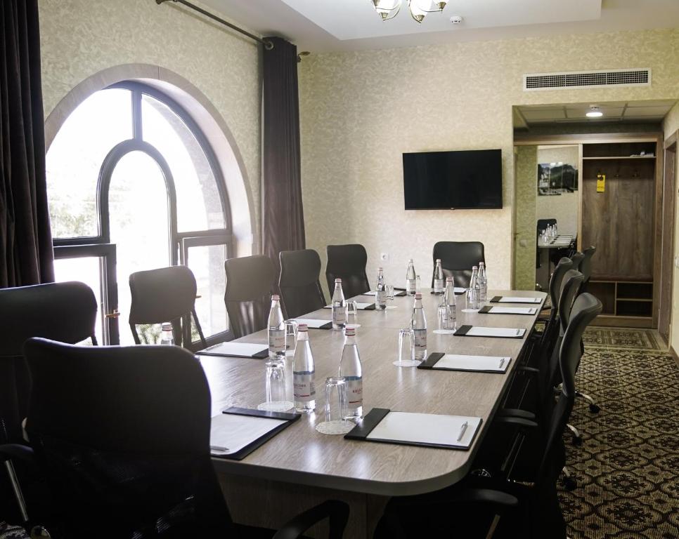 Level Business Hotel