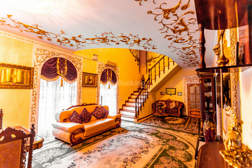 The Olmos Hotel