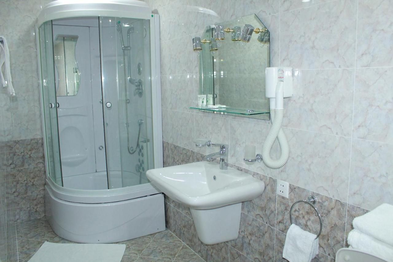 Diamond Plaza Hotel