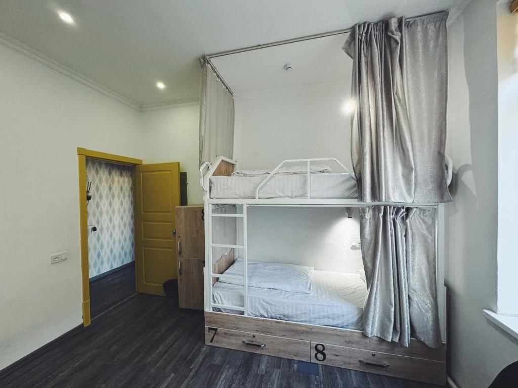 Family Registan Hotel