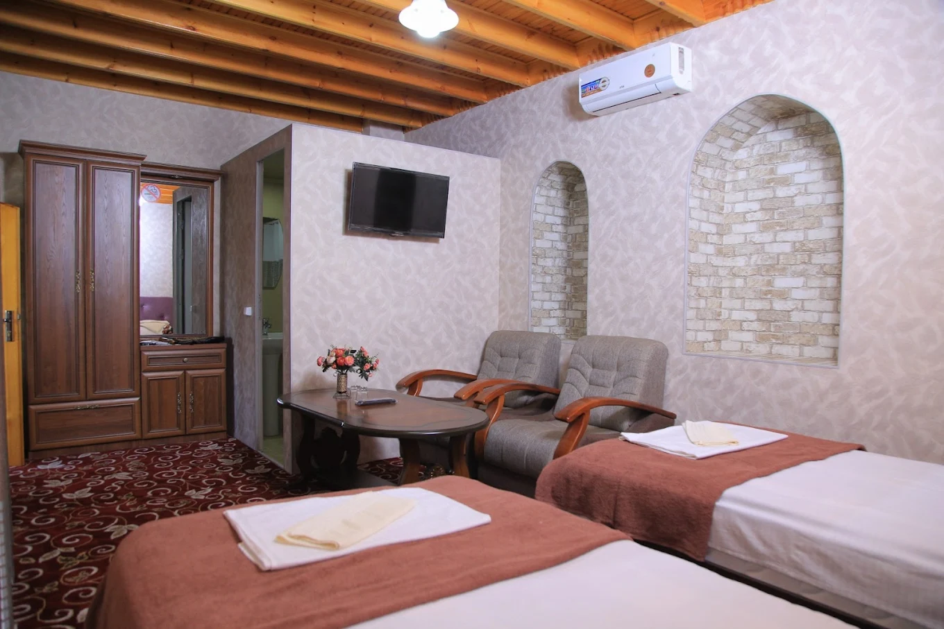 Hotel Adras