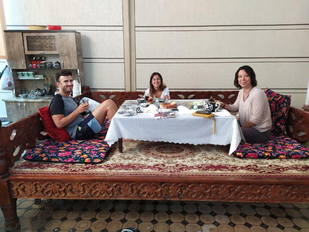 Uvaysiy family guest house