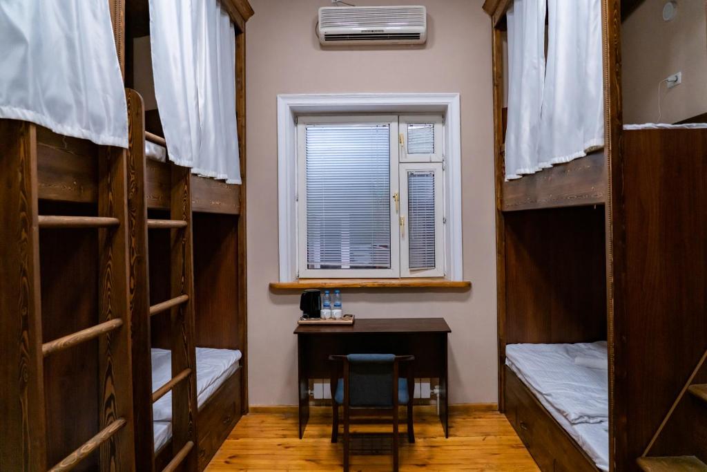 Gallery Hotel and Hostel