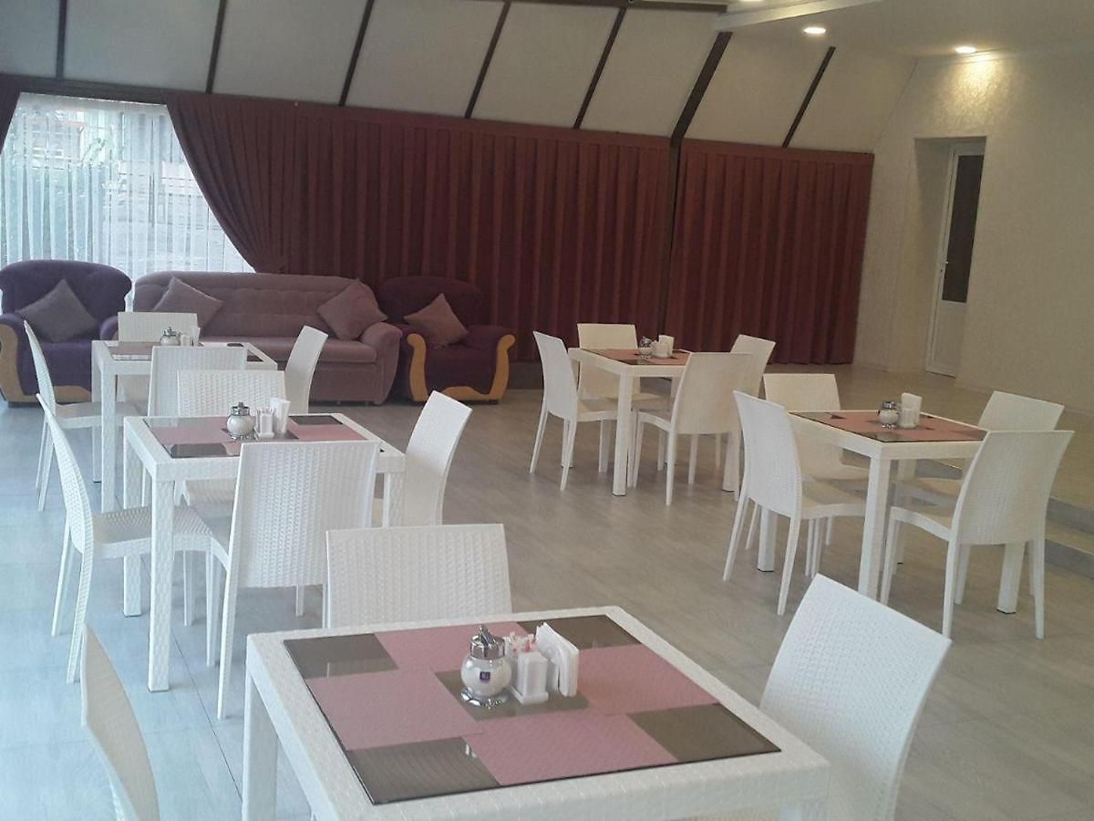 Azmir Hotel