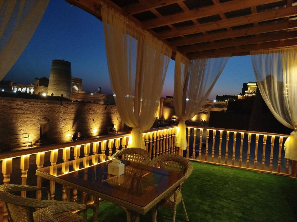 Nazira Guest House