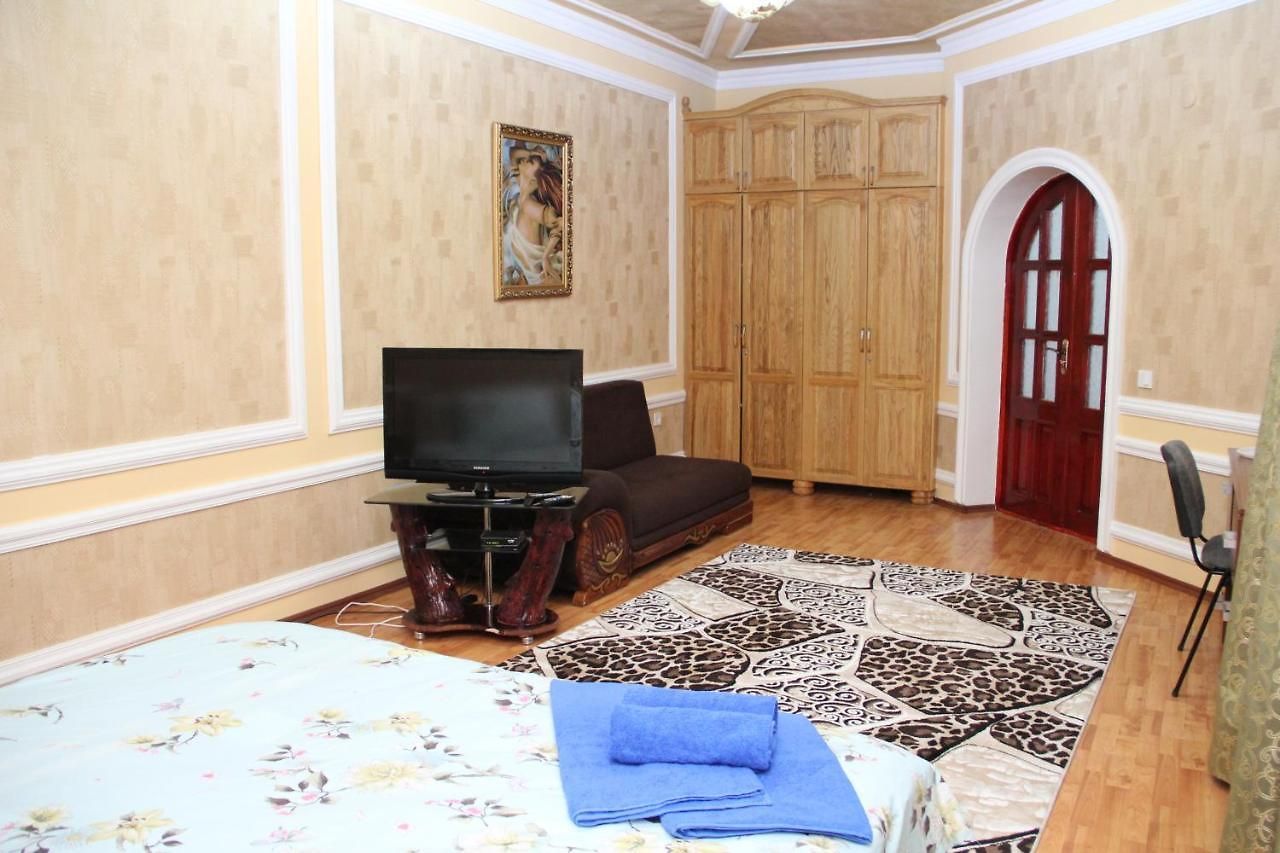 Chinara Guest House