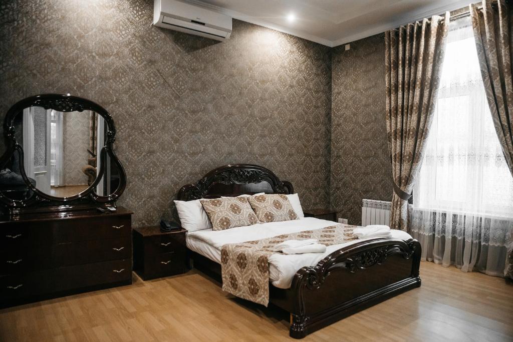 Shahlo Hotel