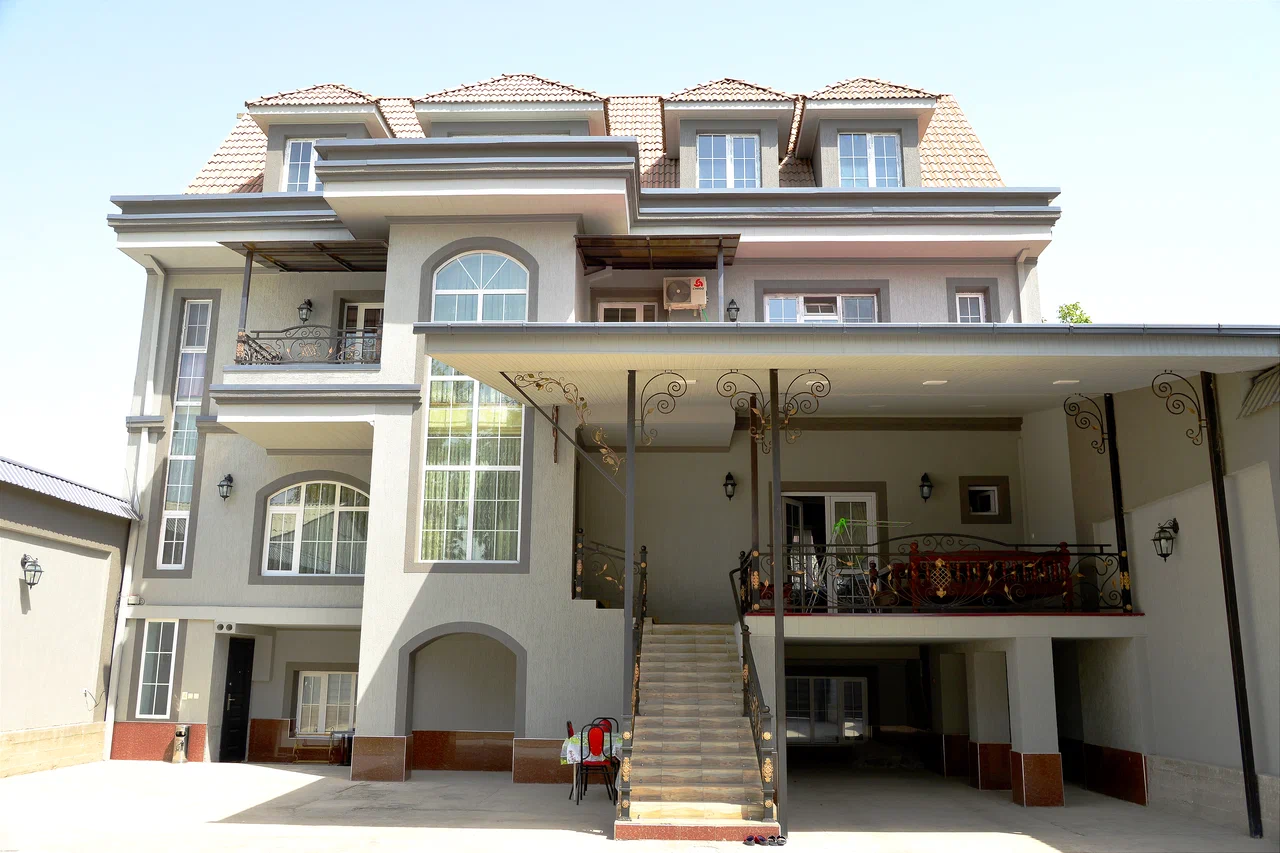 Di Hotel