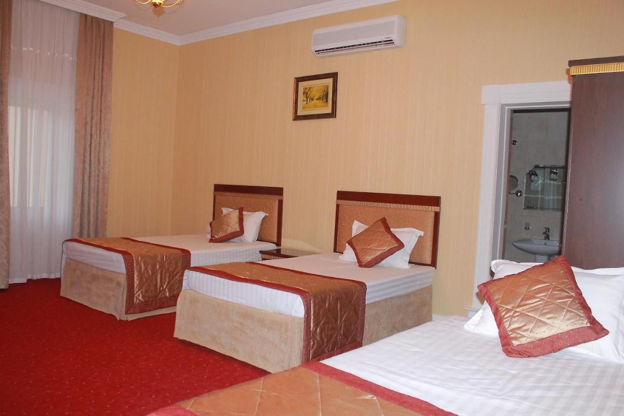 Diamond Plaza Hotel