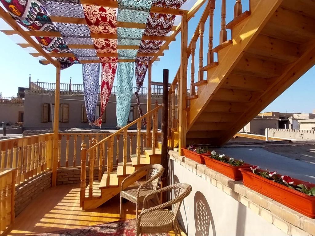 Nazira Guest House
