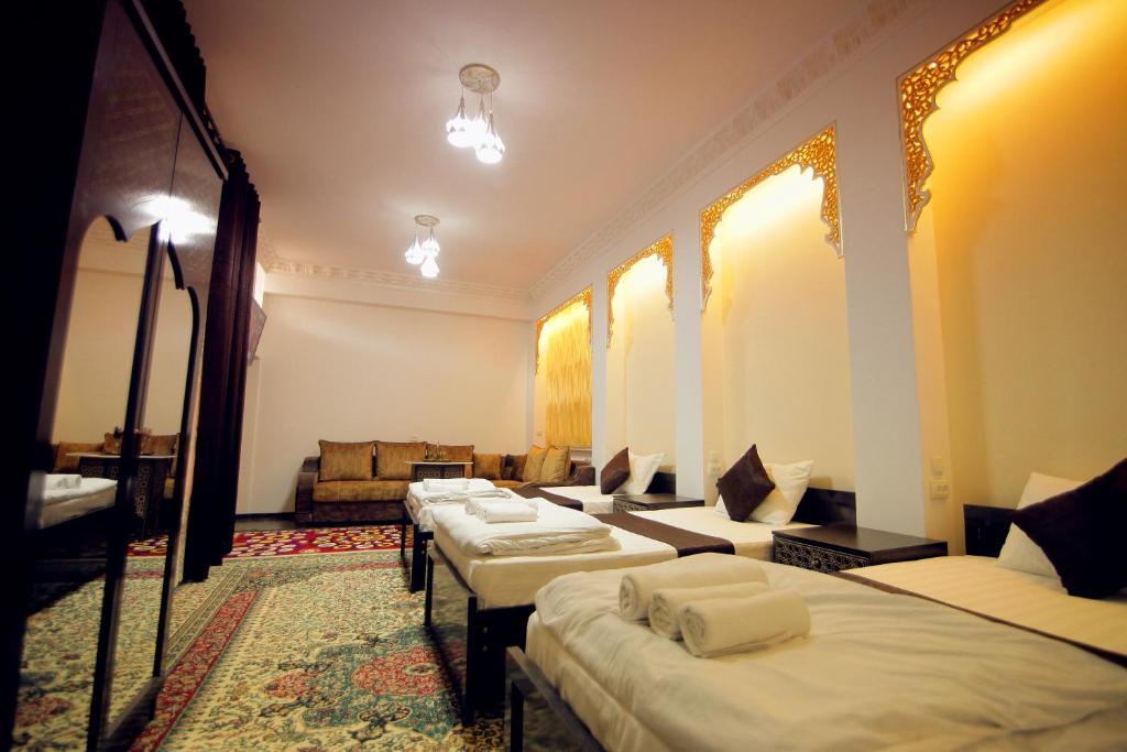 Mukhlisabegim Hotel