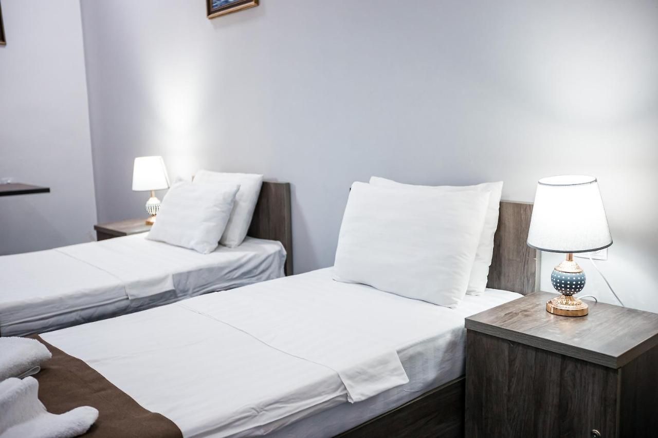 Triangle Hotel