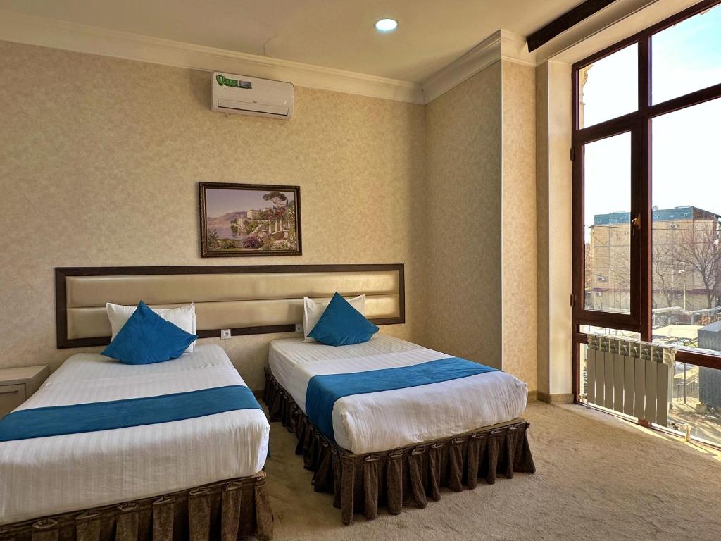 Hotel Globus Avenue