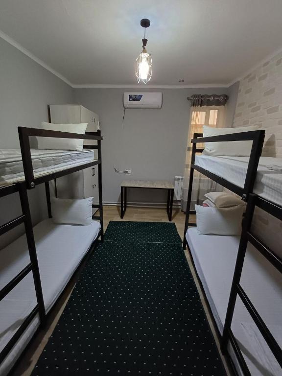 HOSTEL CHINOR