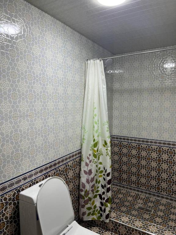 Vaziri A'zam Hotel