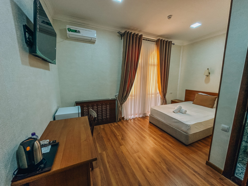 Pakhlavon Hotel