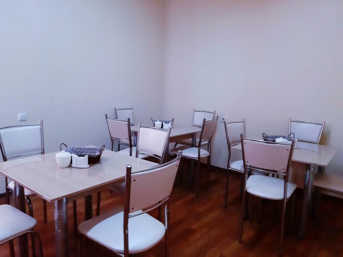 Max Hostel