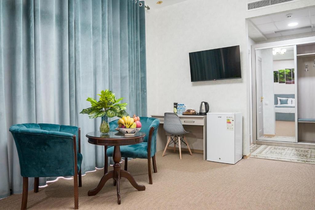 Level Business Hotel