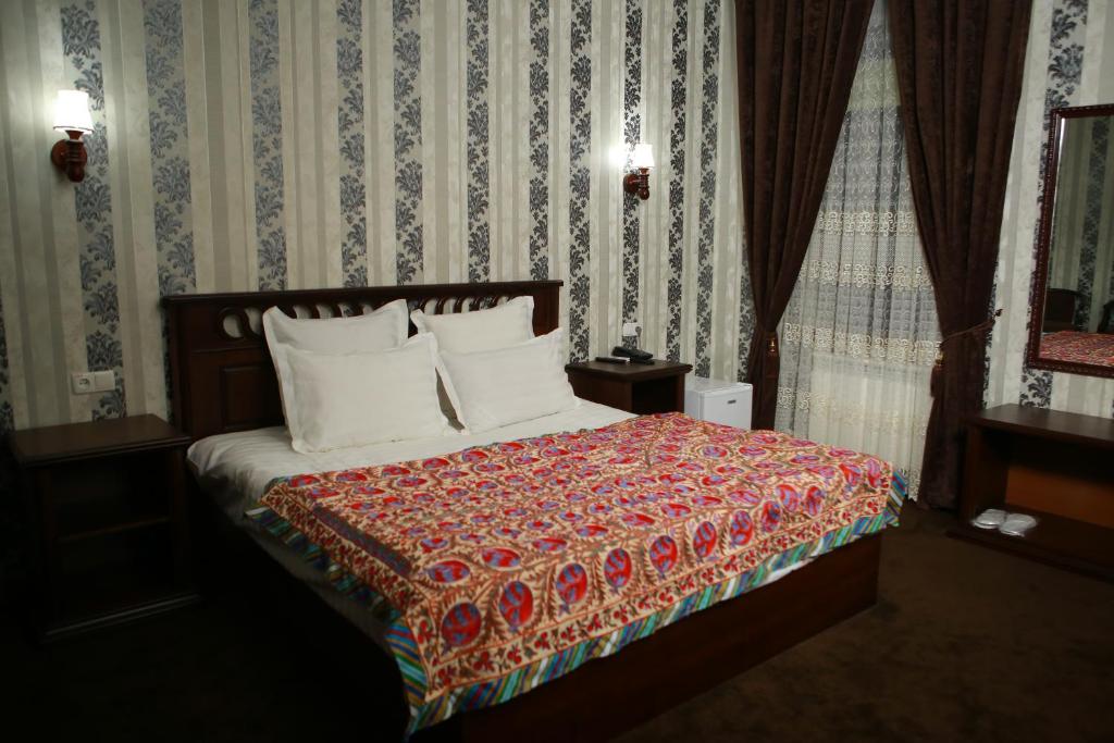 Boulevard Palace