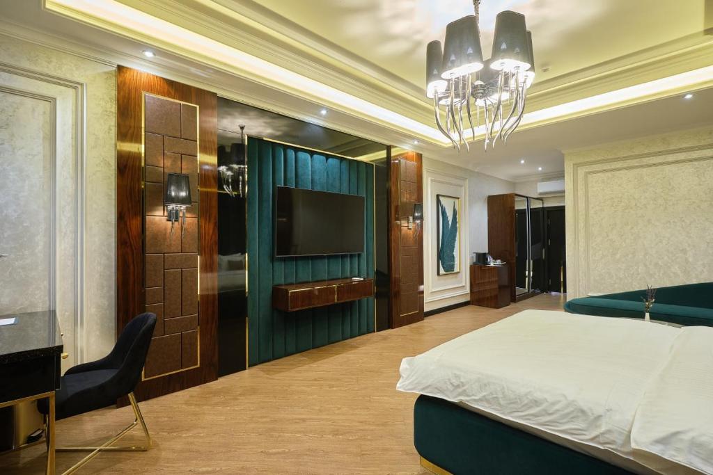 East Star Hotel