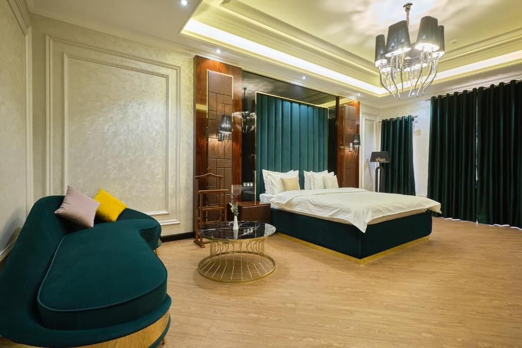 East Star Hotel