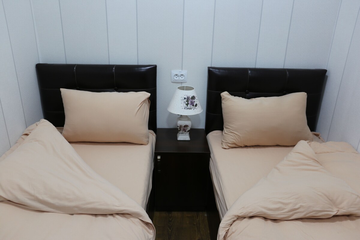 Galereya mehmonxonasi va yotoqxonasi