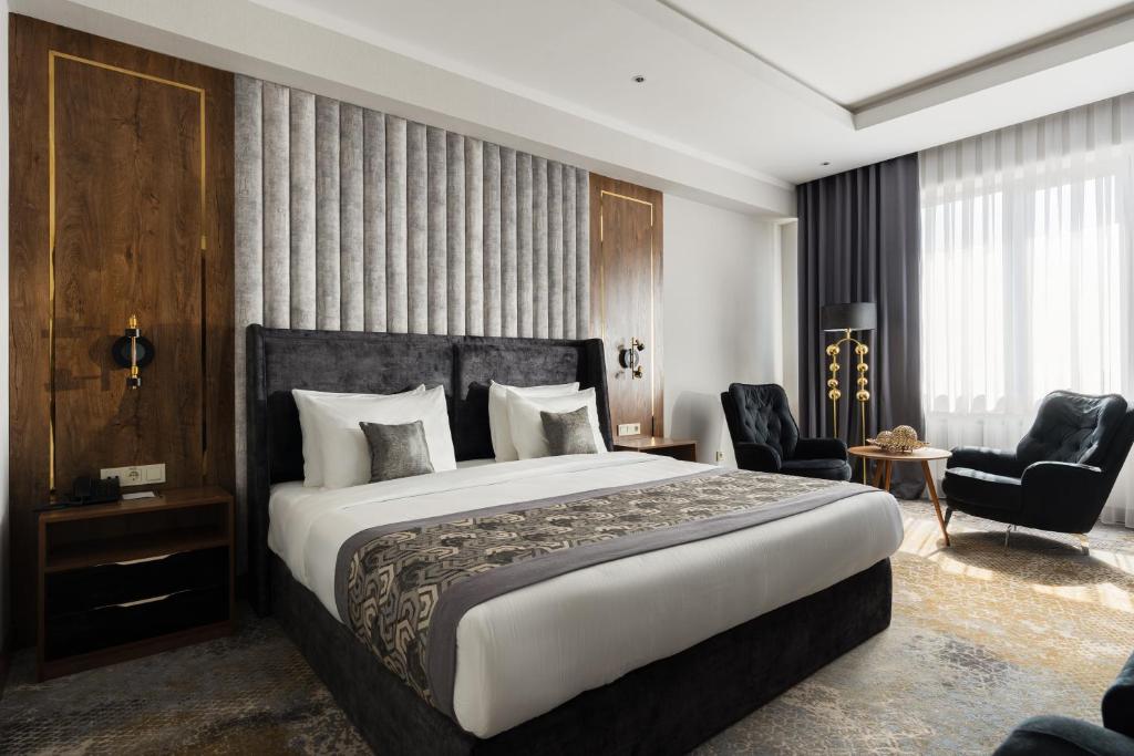 Shamsan Airport Hotel