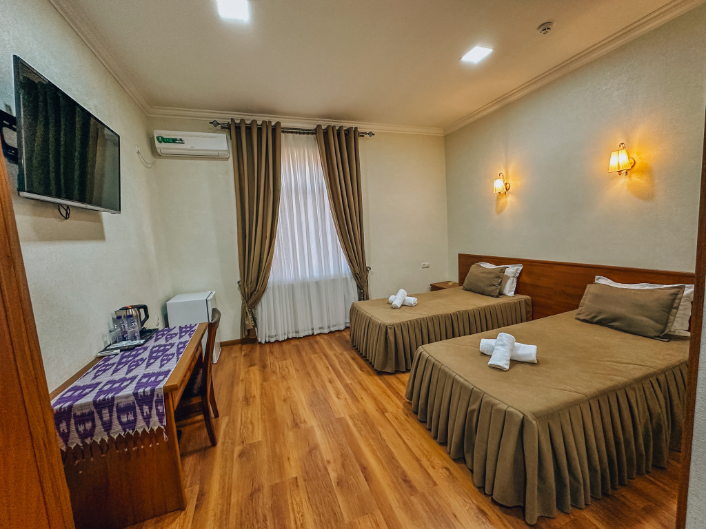 Pakhlavon Hotel