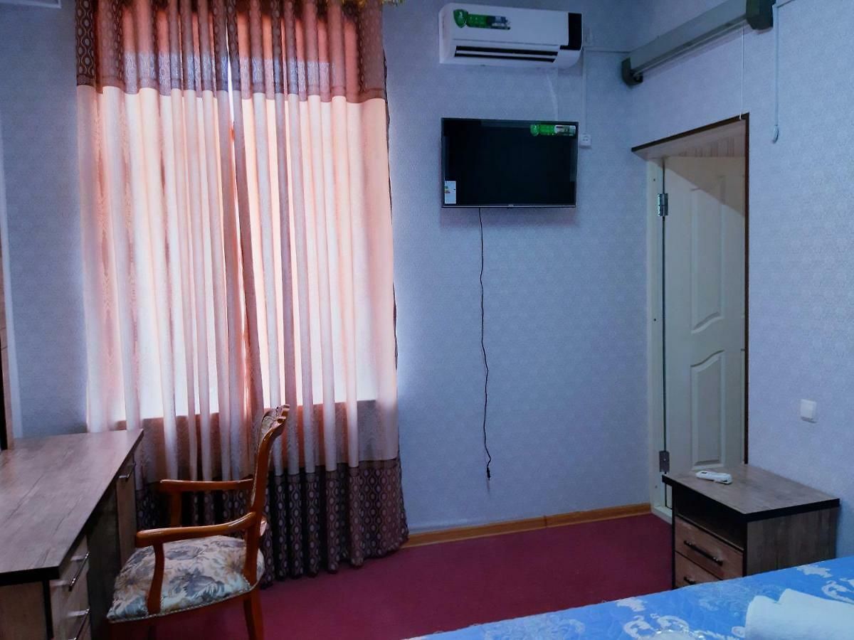 Max Hostel