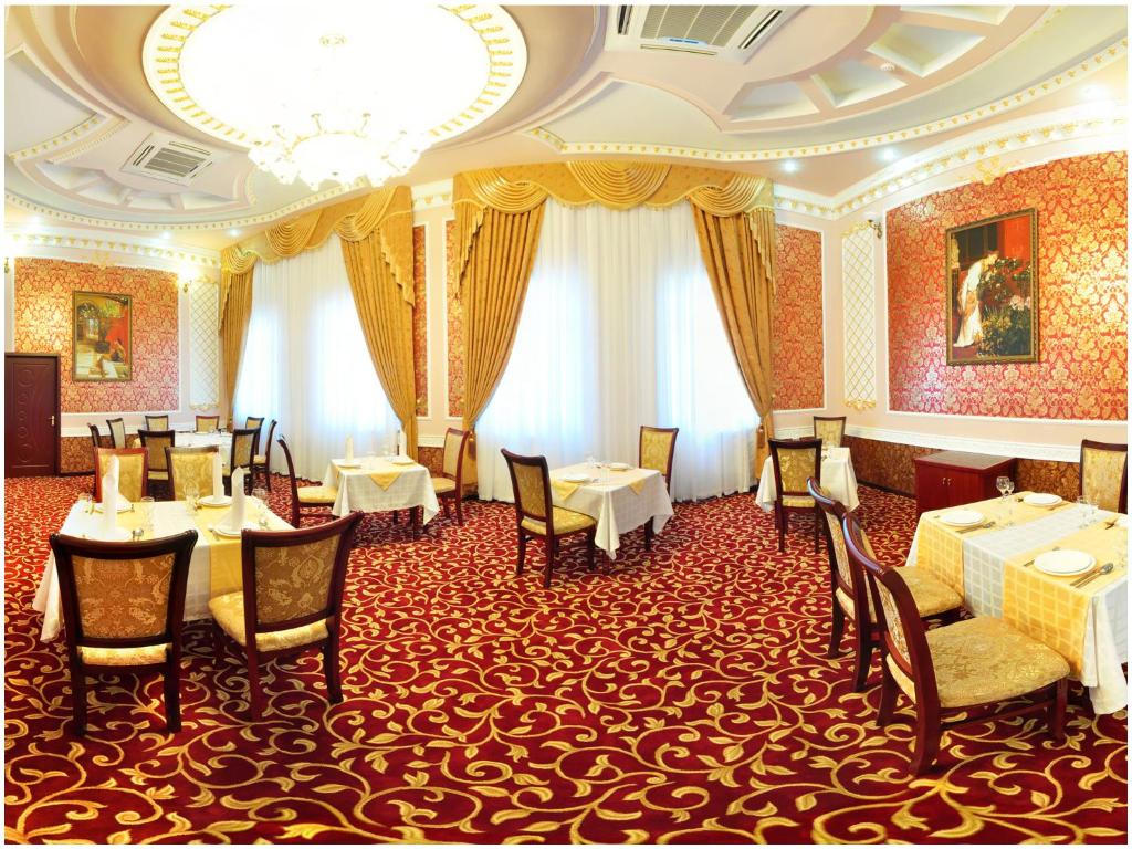 Golden Valley Hotel