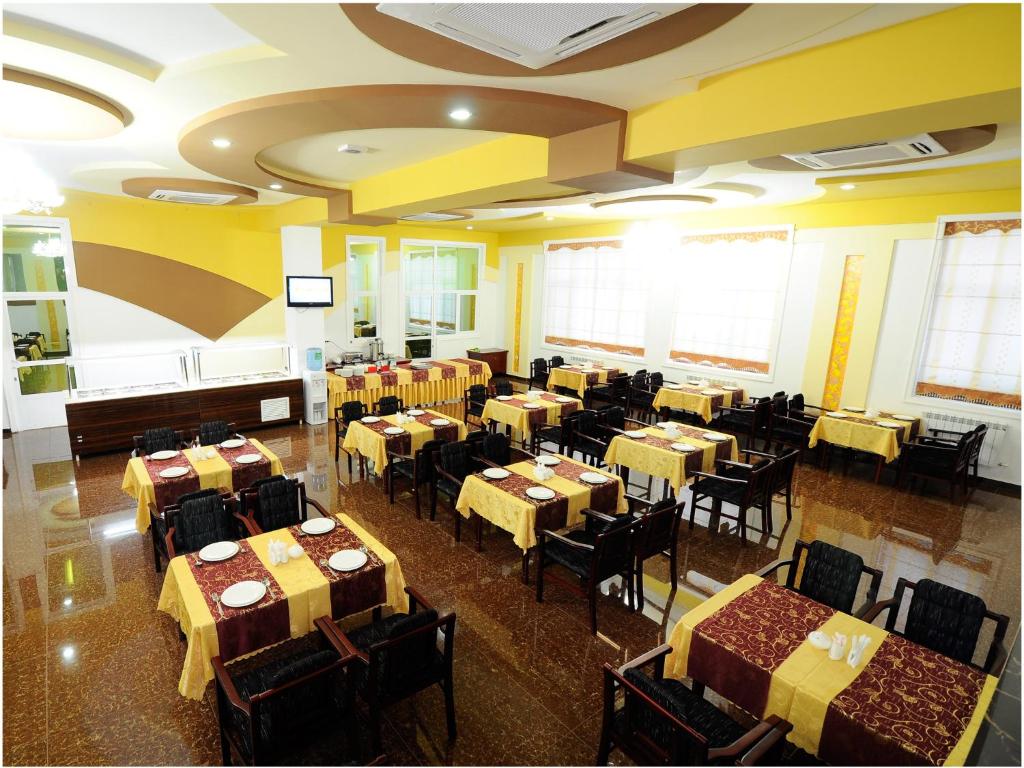 Golden Valley Hotel