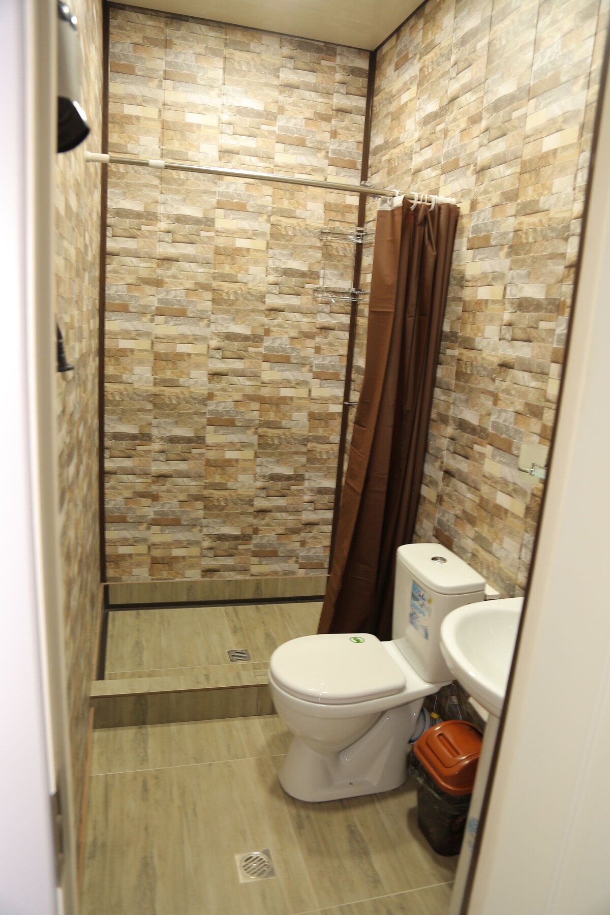 Galereya mehmonxonasi va yotoqxonasi