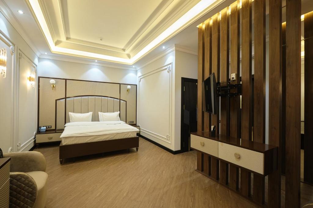 East Star Hotel