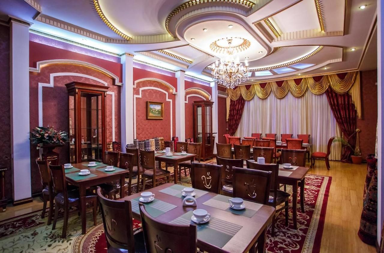 Izumrud Hotel