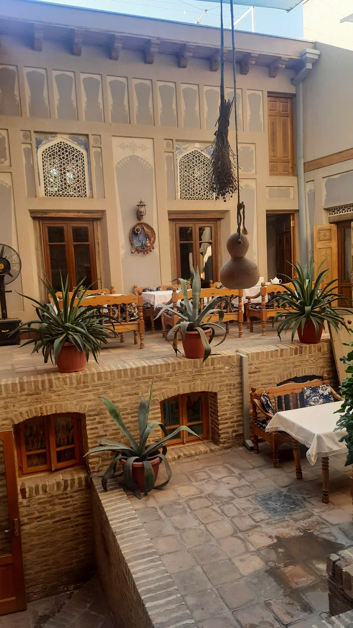 Hotel Shohrud