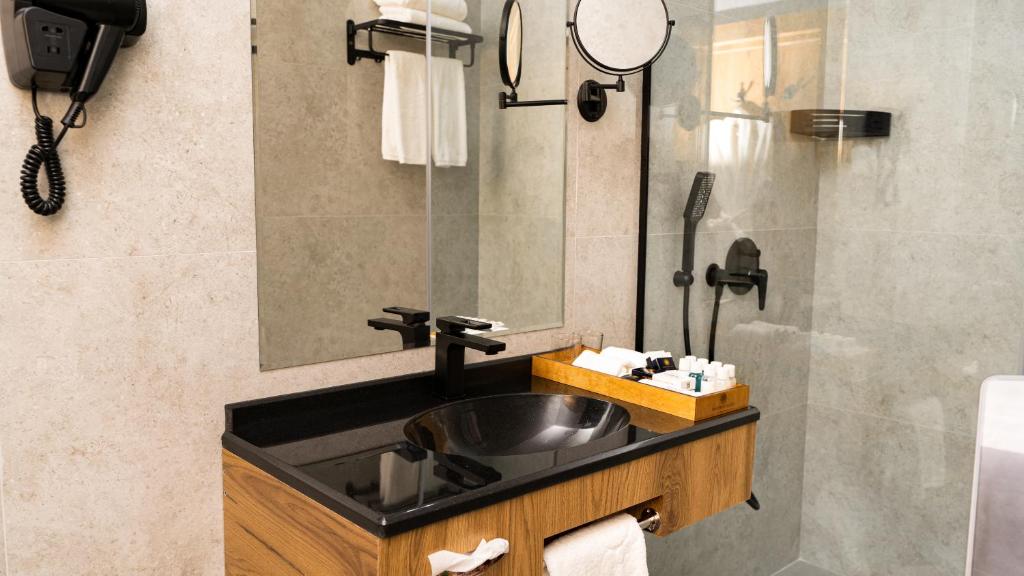 Kohinur Plaza Hotel & Spa