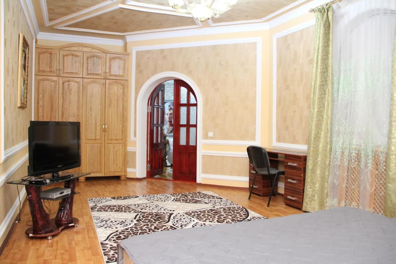 Chinara Guest House