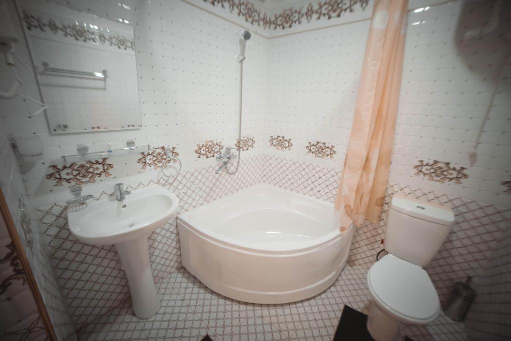 Oqilanur Guest House