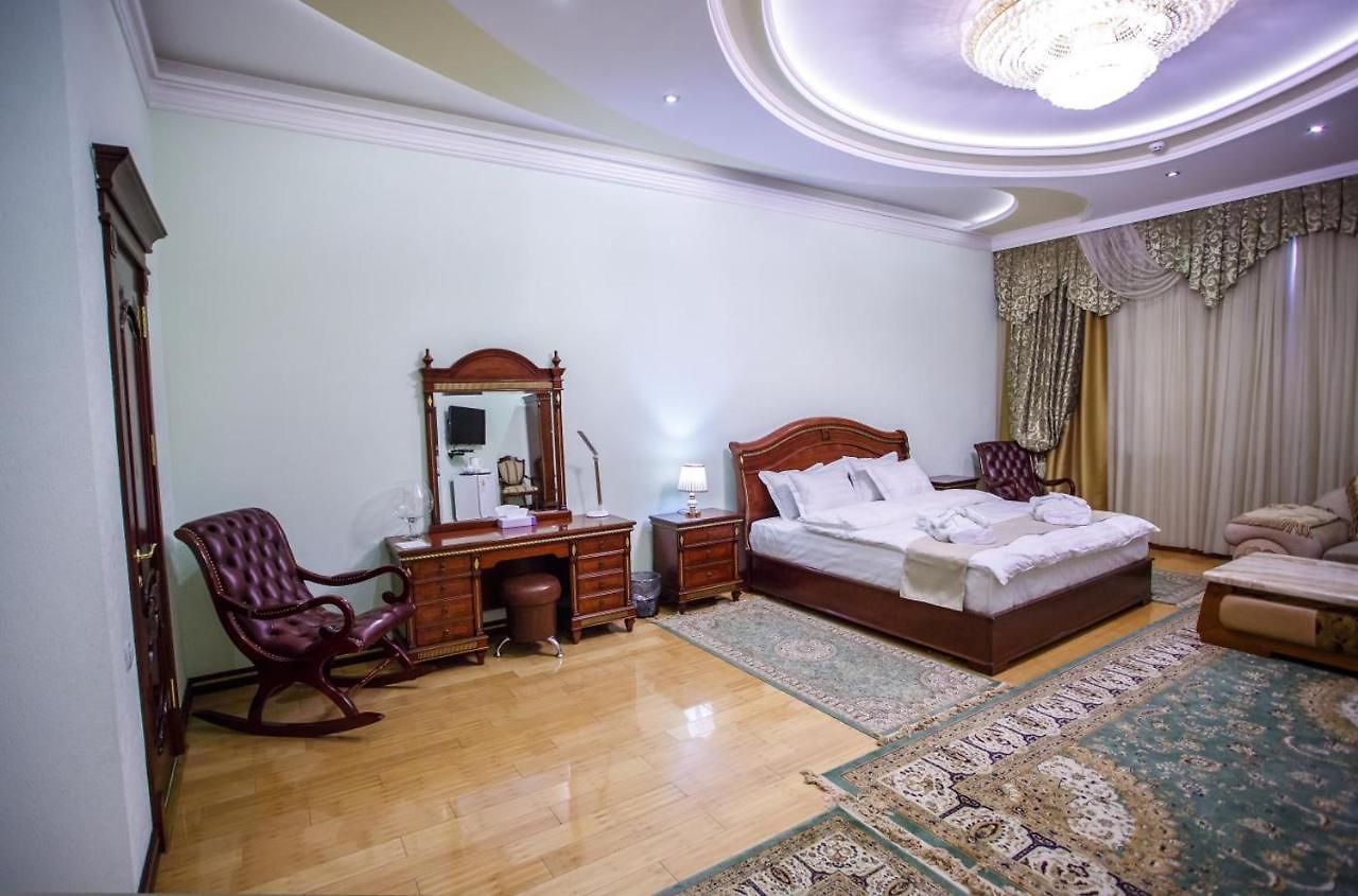 Izumrud Hotel